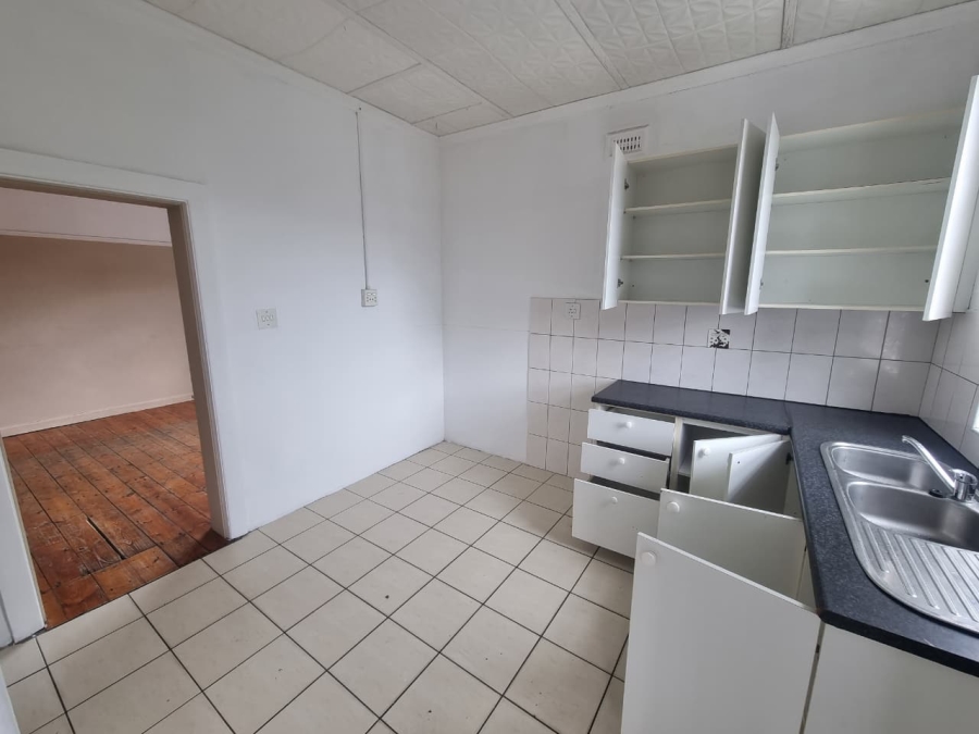 To Let 2 Bedroom Property for Rent in Lansdowne Western Cape